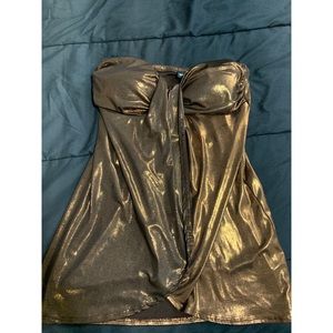 Shiny holy strapless top